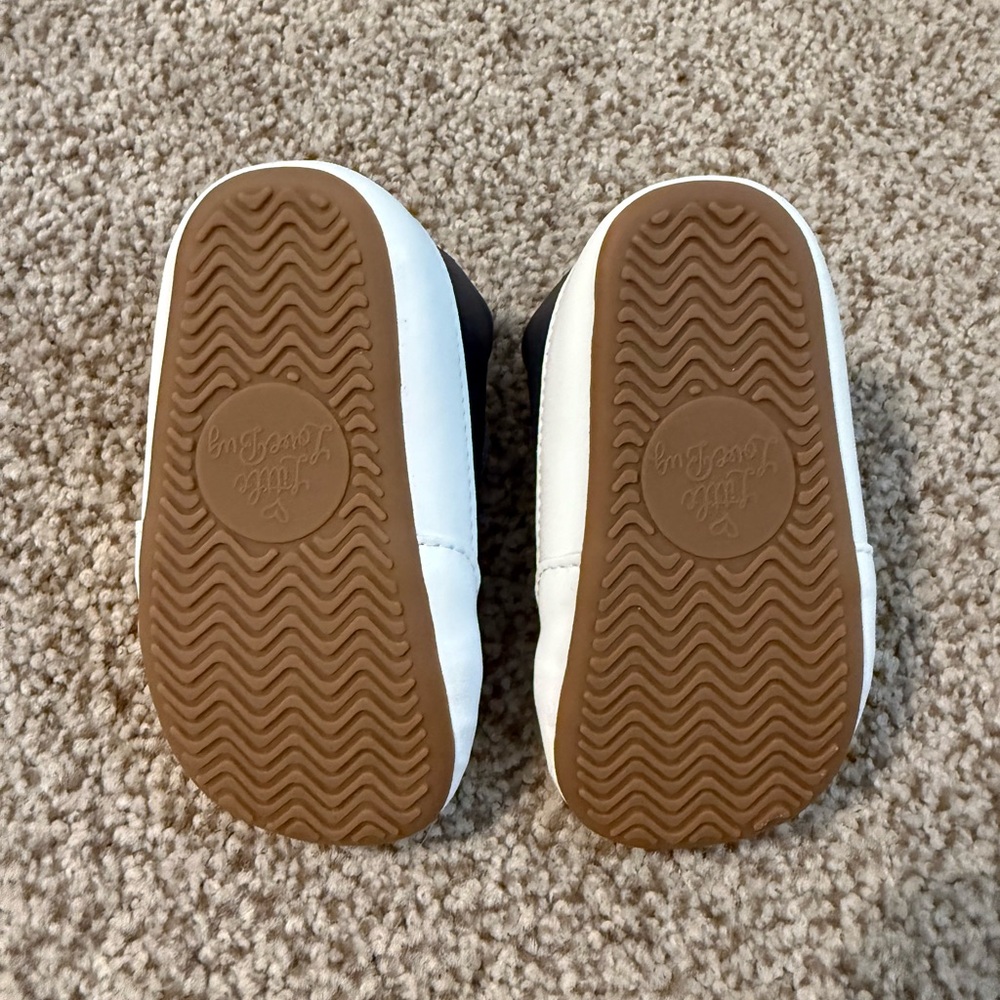 Little Love Bug Toddler Low Top shoes NEVER WORN - Picture 3 of 3